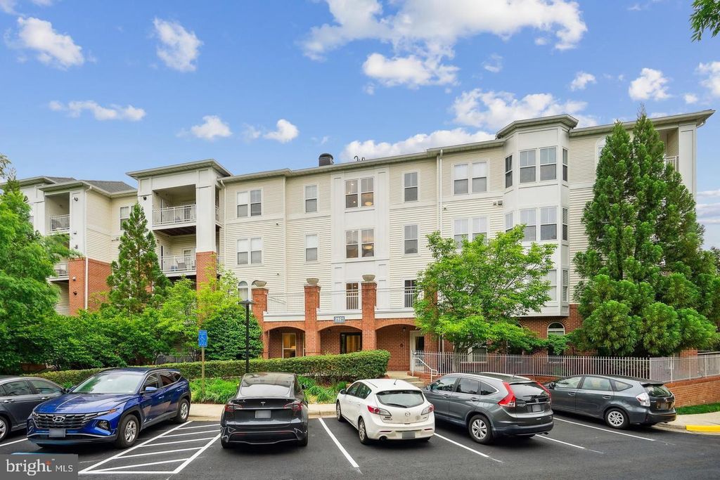 2921 DEER HOLLOW WAY #310, Fairfax, VA 22031