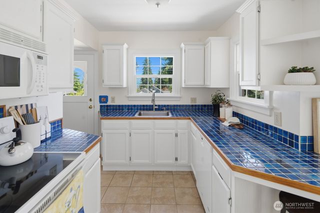 5627 Colby Avenue, Everett, WA 98203
