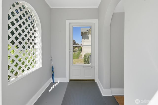 5627 Colby Avenue, Everett, WA 98203