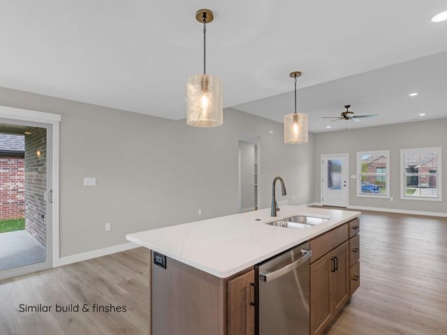 1800 WES MILLIGAN LN, Columbia, MO 65201