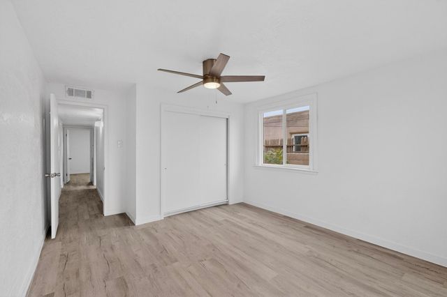2429 Palomas Drive NE, Albuquerque, NM 87110