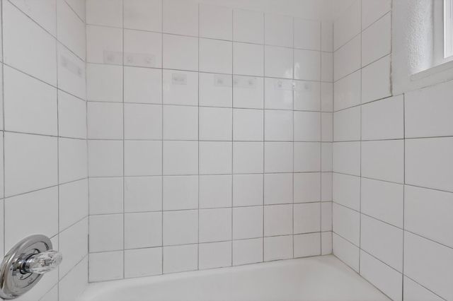 2429 Palomas Drive NE, Albuquerque, NM 87110
