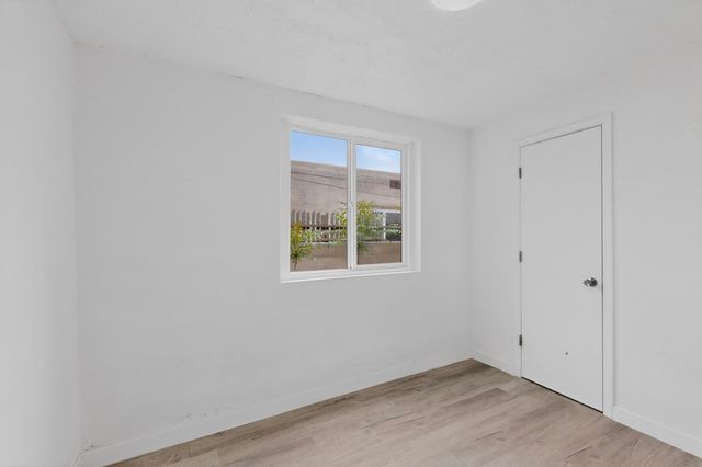 2429 Palomas Drive NE, Albuquerque, NM 87110