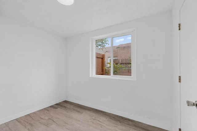 2429 Palomas Drive NE, Albuquerque, NM 87110