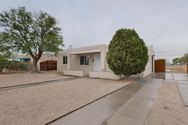 2429 Palomas Drive NE, Albuquerque, NM 87110