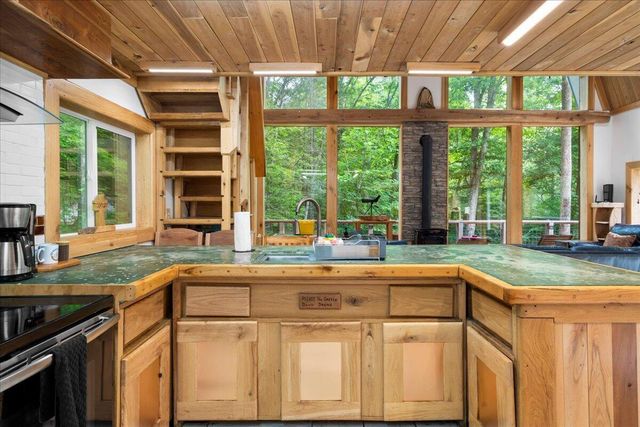 168 Laurel Lane, Stanton, KY 40380