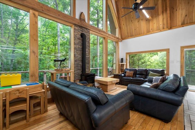 168 Laurel Lane, Stanton, KY 40380