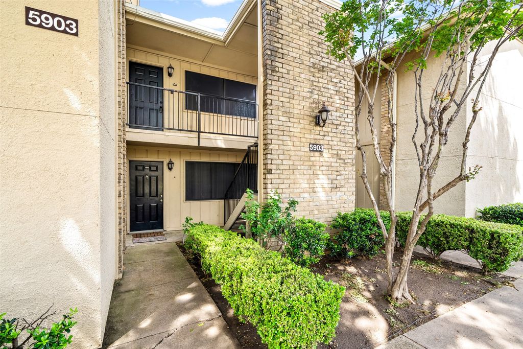 5903 Harvest Hill Road 2074, Dallas, TX 75230
