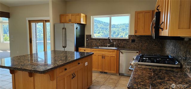 1936 Summit Lake Shore Rd NW, Olympia, WA 98502