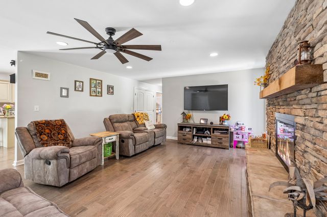 364 Eddins Rd, Lebanon, TN 37090