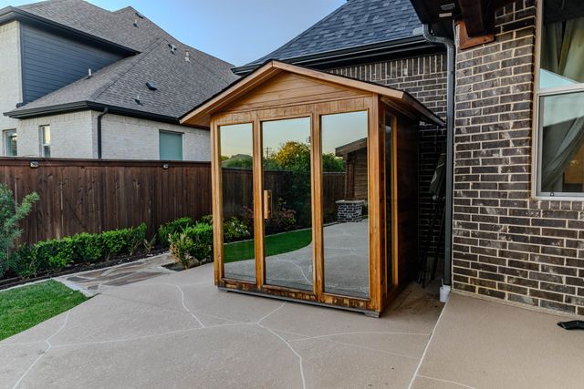1616 Country Club Drive, Mansfield, TX 76063