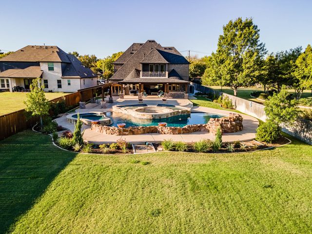 1616 Country Club Drive, Mansfield, TX 76063