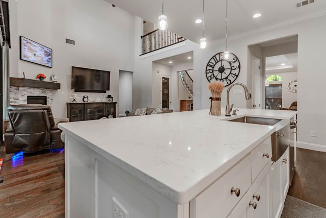 1616 Country Club Drive, Mansfield, TX 76063