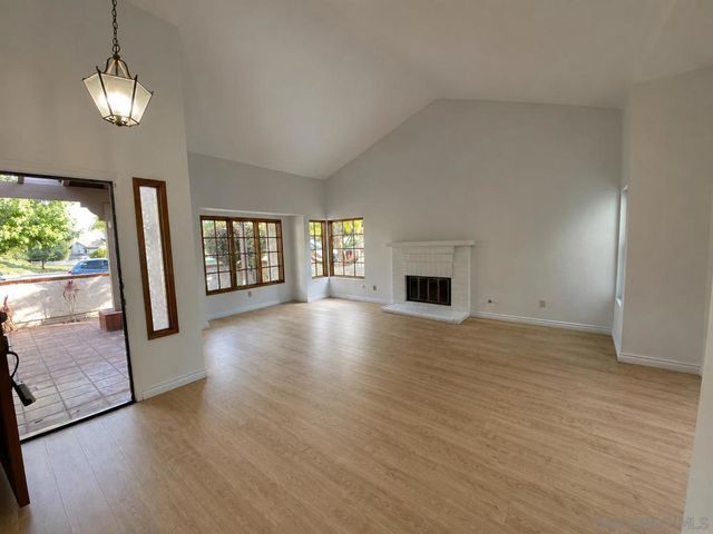 12592 Heatherfield Ln, San Diego, CA 92128