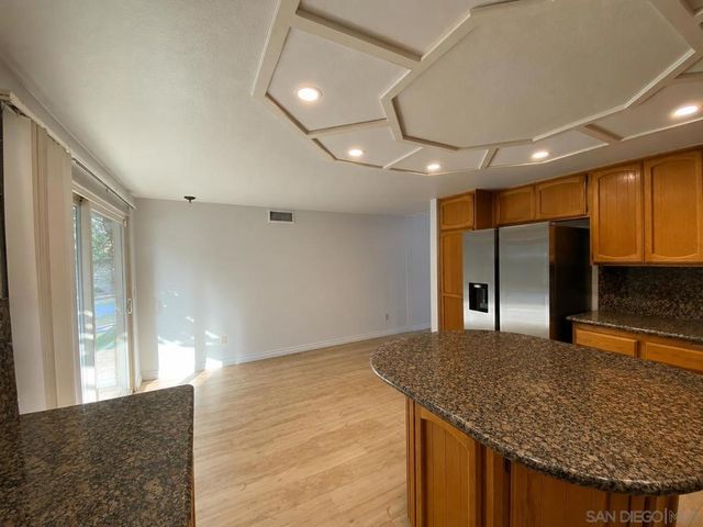 12592 Heatherfield Ln, San Diego, CA 92128