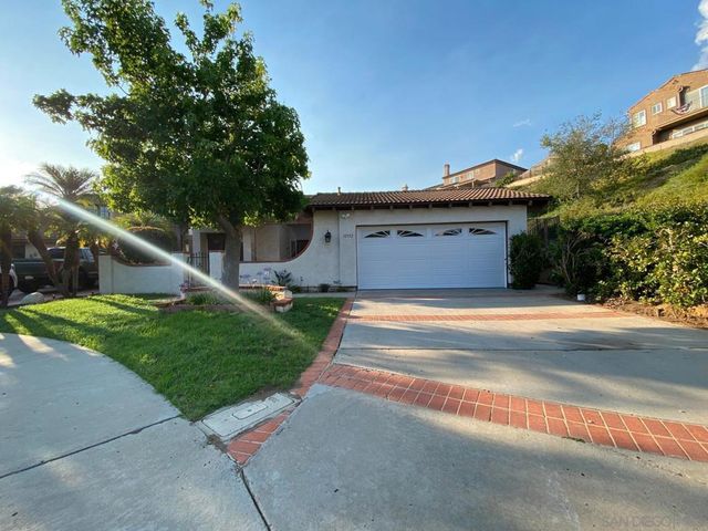12592 Heatherfield Ln, San Diego, CA 92128