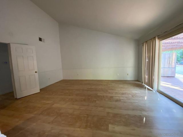 12592 Heatherfield Ln, San Diego, CA 92128