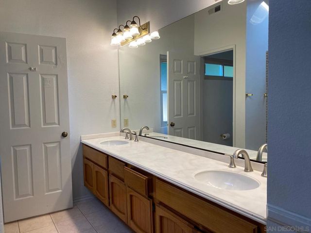12592 Heatherfield Ln, San Diego, CA 92128