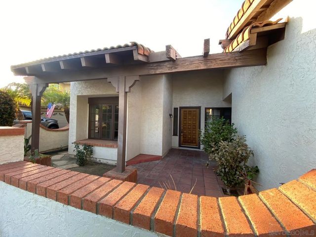 12592 Heatherfield Ln, San Diego, CA 92128