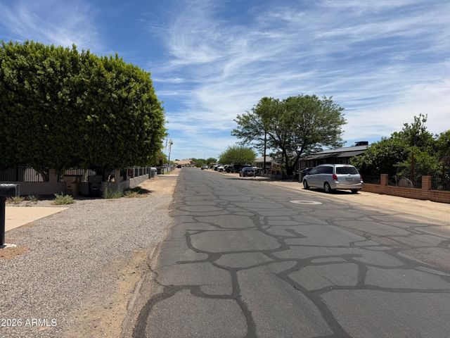 13216 W TUCKEY Lane, Glendale, AZ 85307