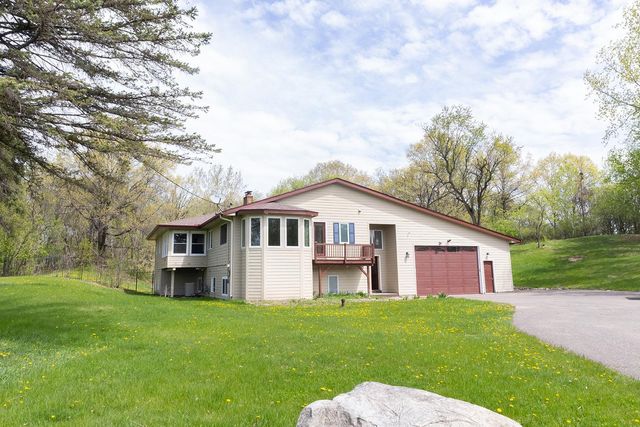 13822 44th Street N, Stillwater, MN 55082