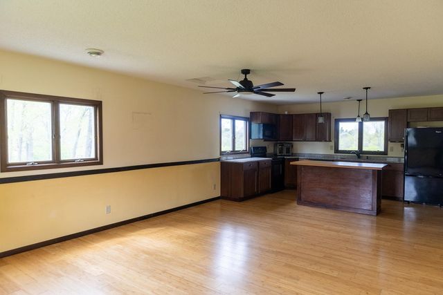 13822 44th Street N, Stillwater, MN 55082