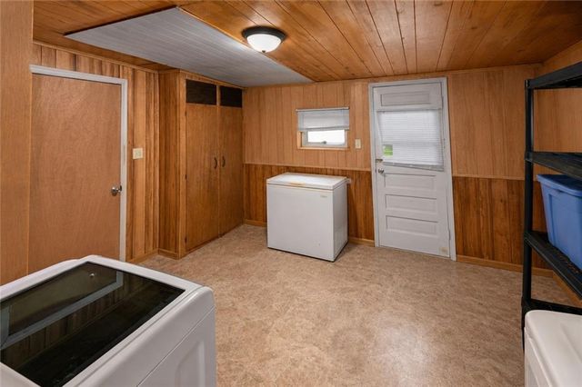 118 N Carlisle Street, Sugar Creek, MO 64054