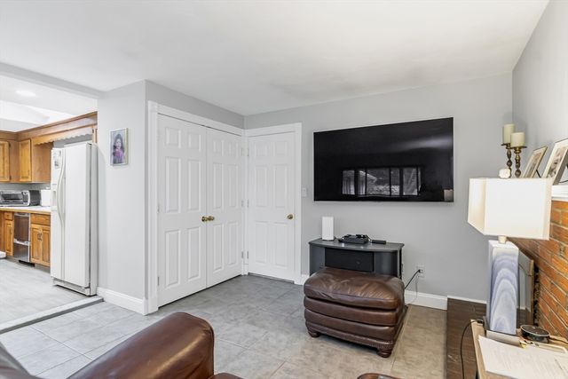 26 Reservoir Dr, Danvers, MA 01923