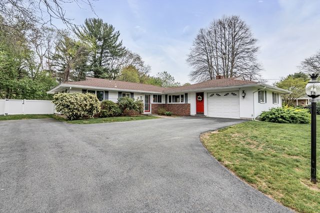 26 Reservoir Dr, Danvers, MA 01923