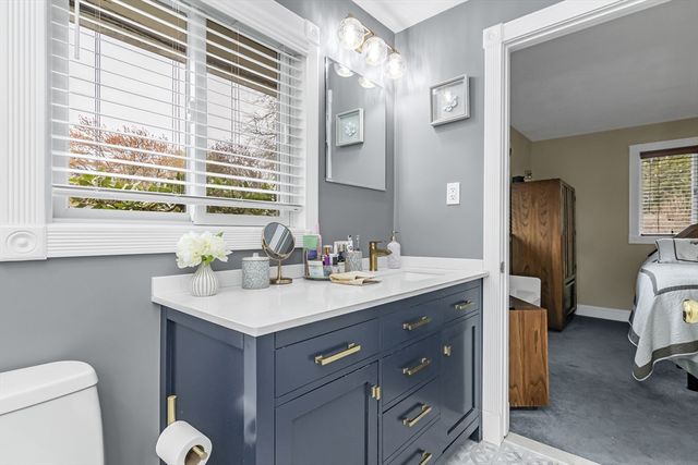 26 Reservoir Dr, Danvers, MA 01923