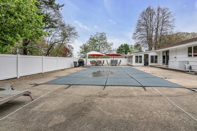 26 Reservoir Dr, Danvers, MA 01923
