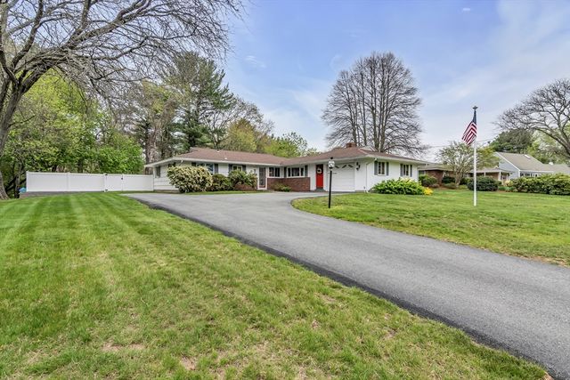 26 Reservoir Dr, Danvers, MA 01923