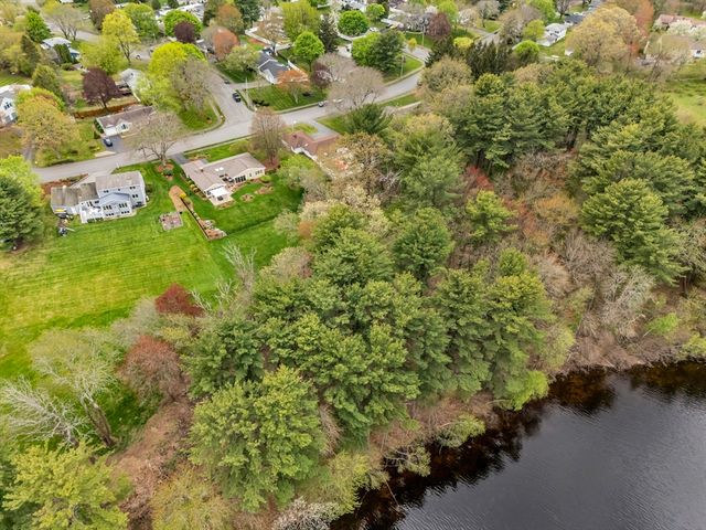 26 Reservoir Dr, Danvers, MA 01923