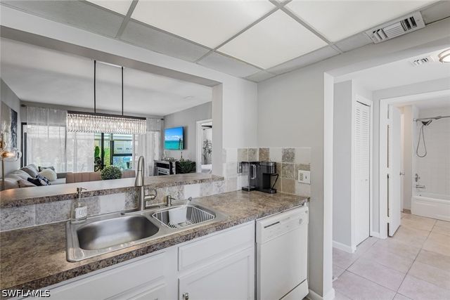 807 River Point DR 102D, Naples, FL 34102