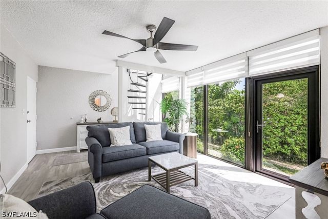 807 River Point DR 102D, Naples, FL 34102