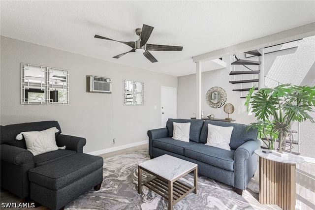 807 River Point DR 102D, Naples, FL 34102
