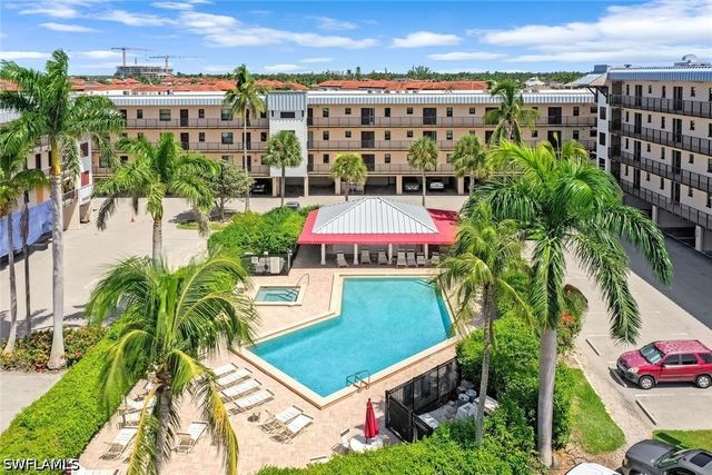 807 River Point DR 102D, Naples, FL 34102