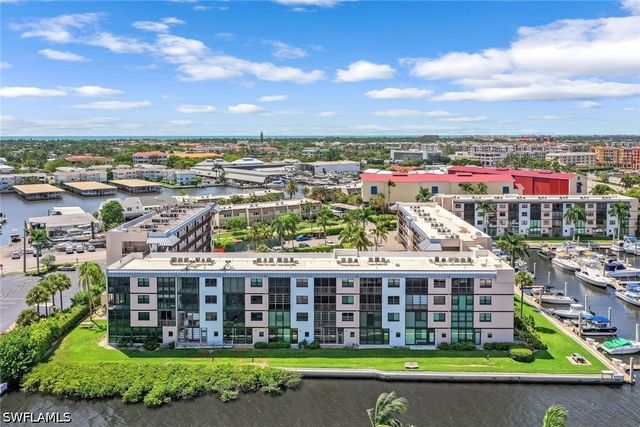 807 River Point DR 102D, Naples, FL 34102