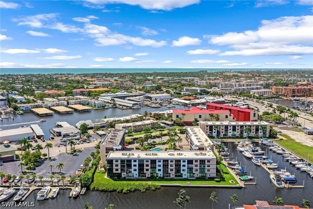 807 River Point DR 102D, Naples, FL 34102