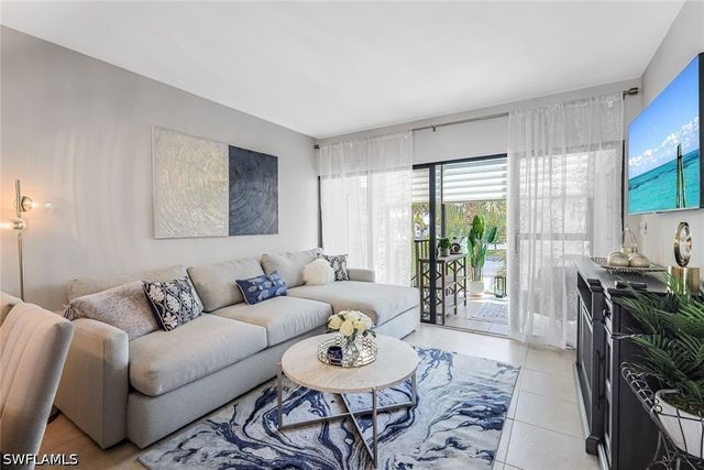 807 River Point DR 102D, Naples, FL 34102