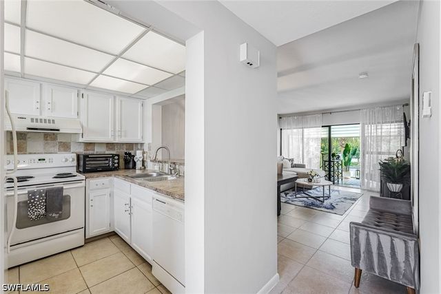 807 River Point DR 102D, Naples, FL 34102