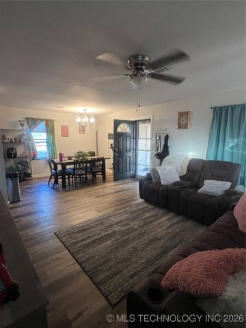 606 Straight Street, Fort Gibson, OK 74434