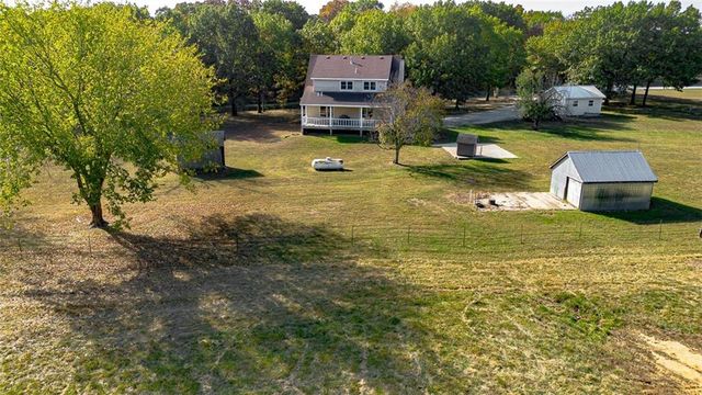 1140 N 100th Road, Baldwin City, KS 66006