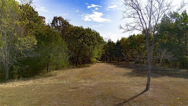 1140 N 100th Road, Baldwin City, KS 66006