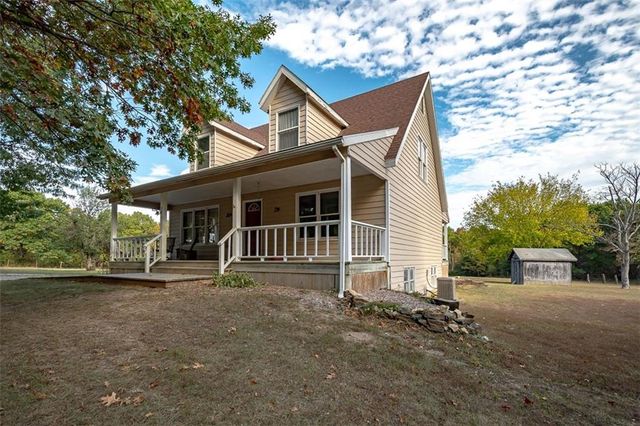 1140 N 100th Road, Baldwin City, KS 66006