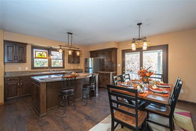 1140 N 100th Road, Baldwin City, KS 66006