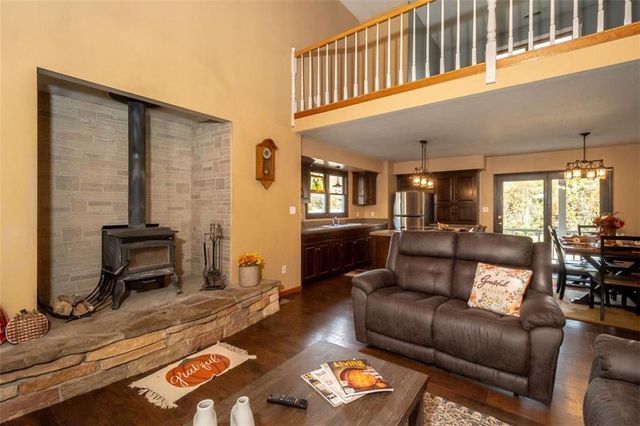 1140 N 100th Road, Baldwin City, KS 66006