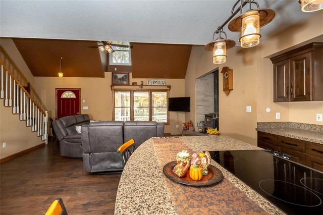 1140 N 100th Road, Baldwin City, KS 66006