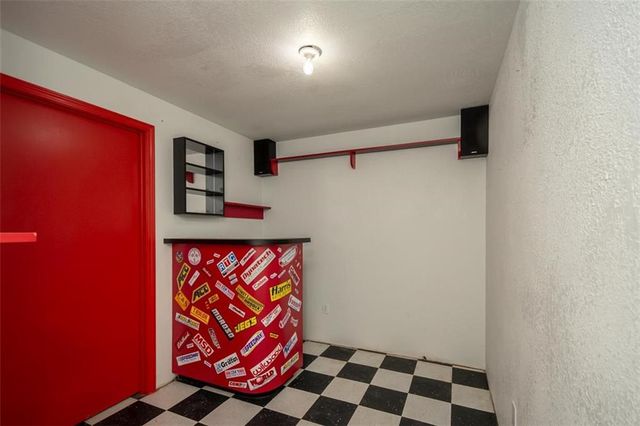 1140 N 100th Road, Baldwin City, KS 66006