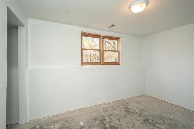 1140 N 100th Road, Baldwin City, KS 66006